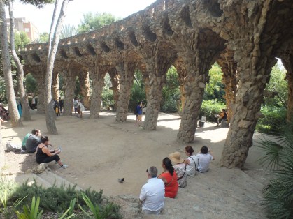 Listening to a wonderful musician in Park Güell 