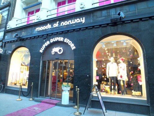The norwegian designers behind "Moods of Norway" have opened their "Super Duper Store"s all over the world. But is there anything cooler then visiting a "Super Duper Store" in Norway? My answer is no. 