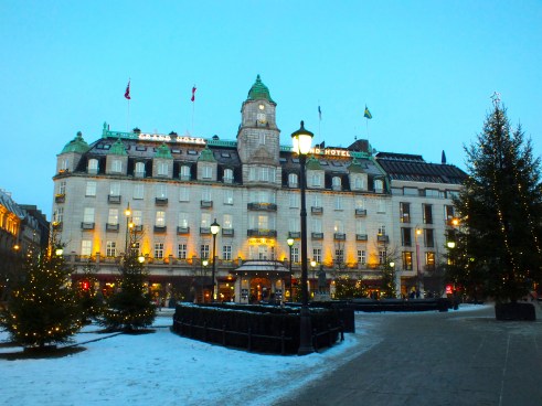 The historic and dignified "Grand Hotel" in the city center was home to a number of important people visiting Oslo. Visit the hotels restaurant for at least coffee and cake to soak in the flair of the hotel. 