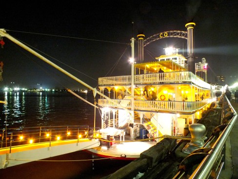 The steam boats just fascinated me completely - they are beautiful! 